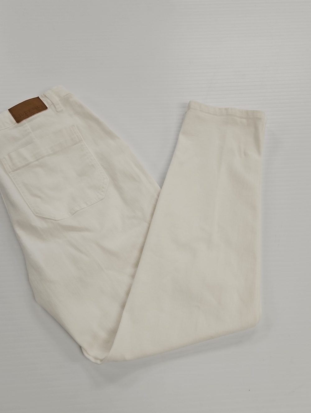 Judy Blue White Slim Straight Jeans